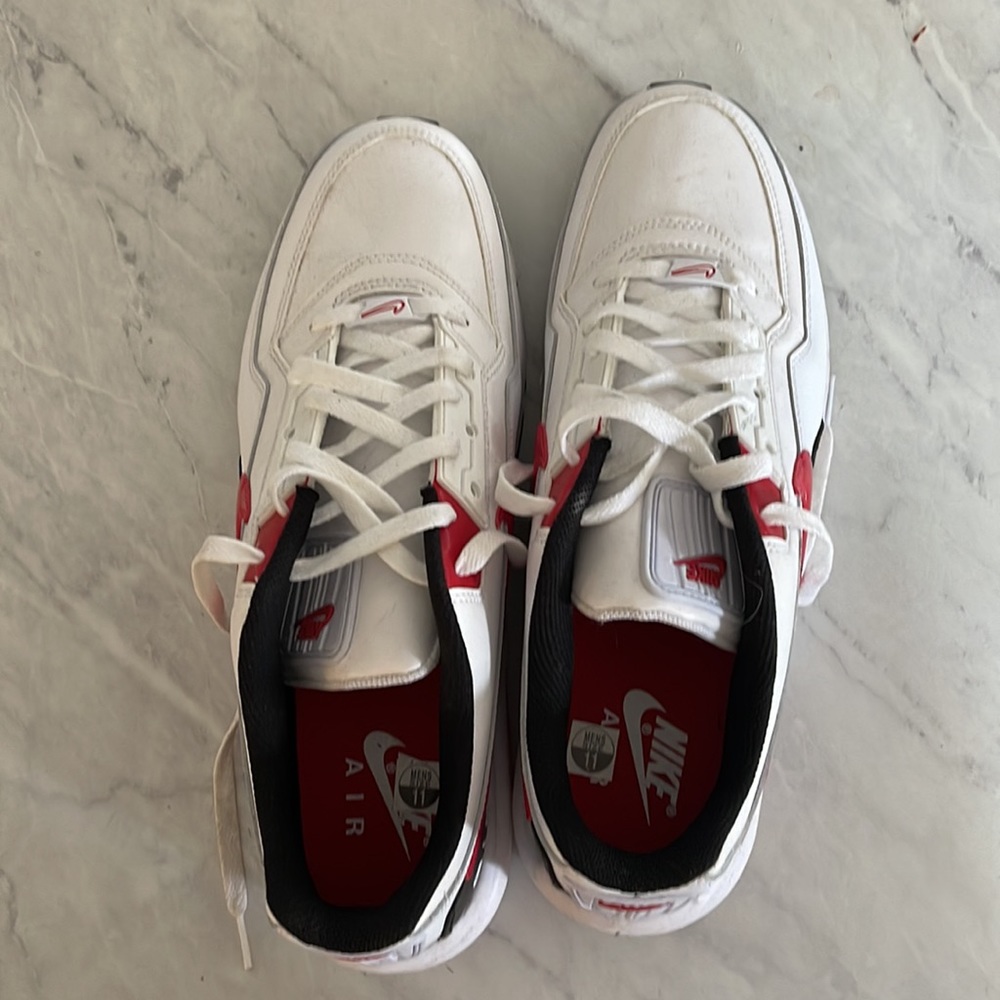 Practically brand new size 11 Nike Airmax shoes. Worn once, still New conditon - Picture 2 of 5